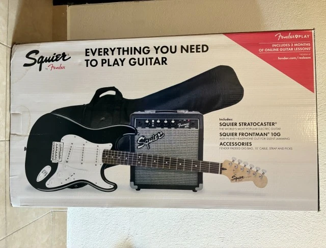 Fender Squier Stratocaster starter bundle