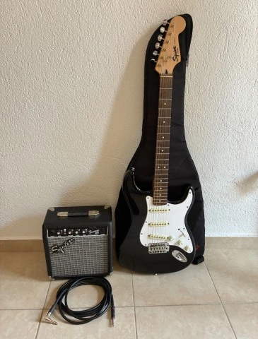 Fender Squier Stratocaster starter bundle