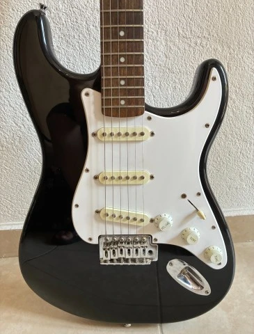 Fender Squier Stratocaster starter bundle