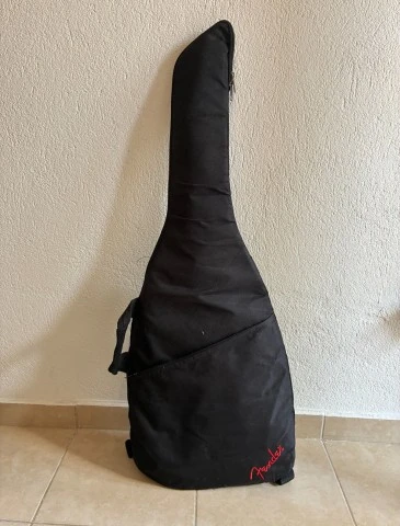 Fender Squier Stratocaster starter bundle
