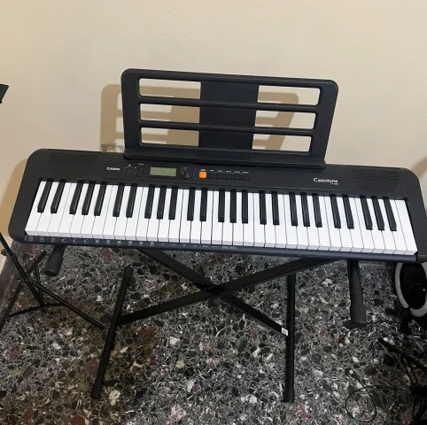 Αρμόνιο Casio με πλήρες εξοπλισμό!!