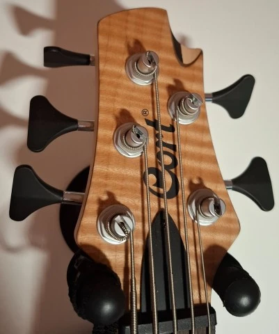 Cort artisan A5 FMMH