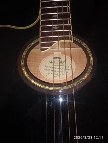 Yamaha APX 10 LA συλλεκτική αγρατζούνιστη απαίχτη