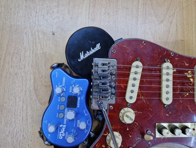 Squier travel guitar