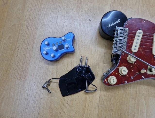 Squier travel guitar
