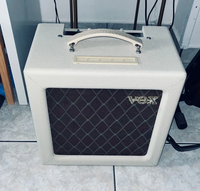 VOX AC4TV 4WATTS FULL ΛΑΜΠΑ