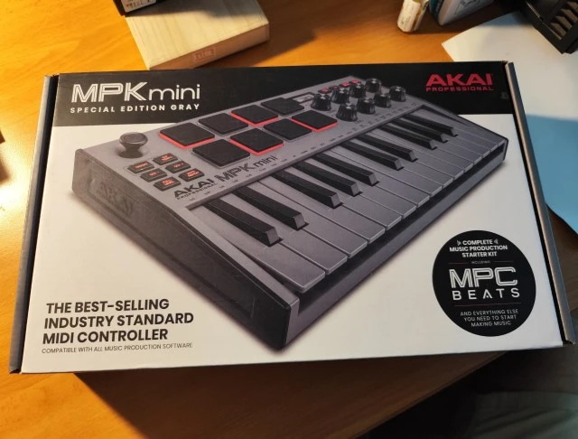 Akai Proffesional Midi Keyboard MPK Mini MK3 με 25 Γκρι
