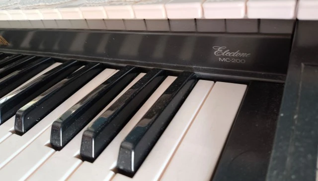 Χαρίζεται Yamaha Electone MC-200