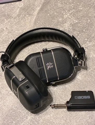 Boss Waza Air Headphones 200€