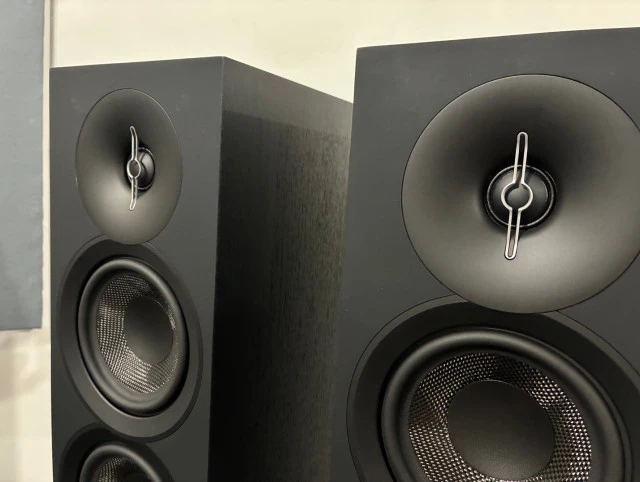 ELAC Debut F5.3 