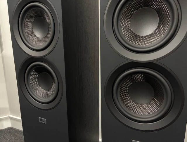 ELAC Debut F5.3 