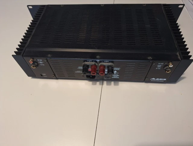 Reference Amplifier