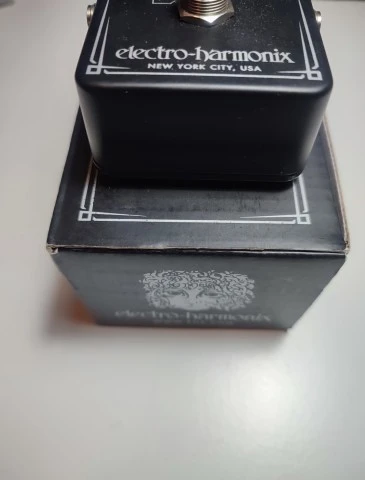 Nano Metal Muff