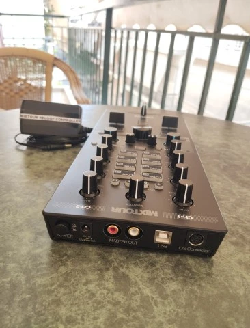 Reloop Mixtour DJ Controller (Excellent Condition)
