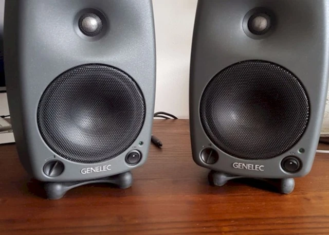 genelec 8030 