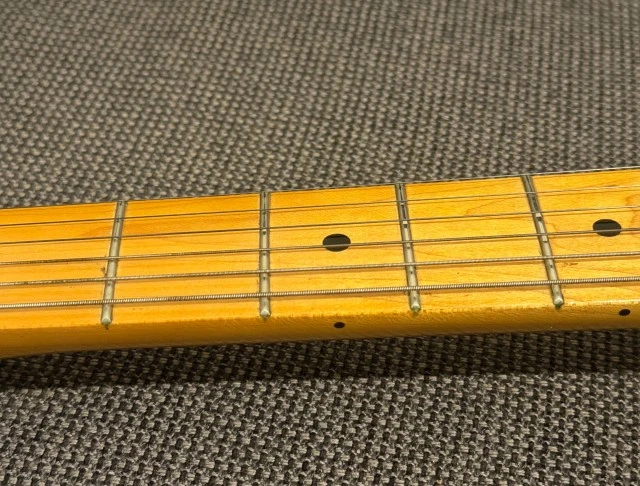 Fender Vintera 50s Strat maple neck