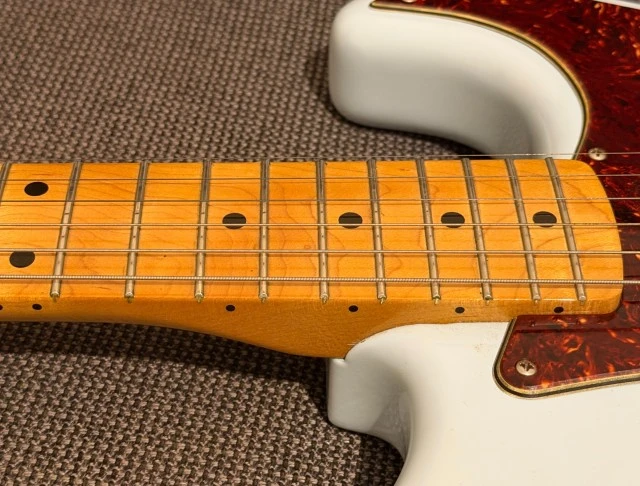 Fender Vintera 50s Strat maple neck