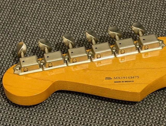 Fender Vintera 50s Strat maple neck