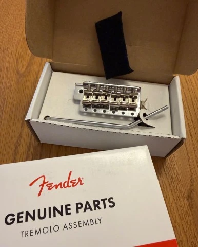 Fender Pure Vintage Tremolo Bridge