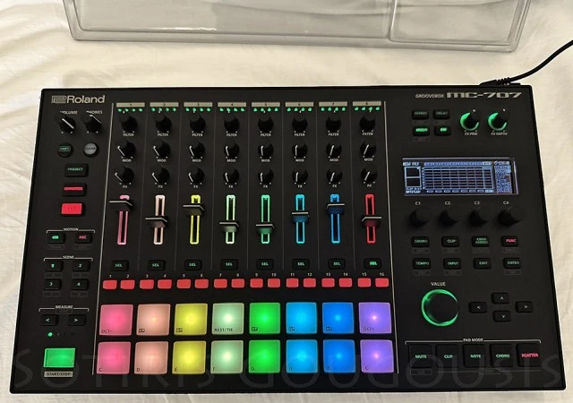 Roland MC707 + Decksaver