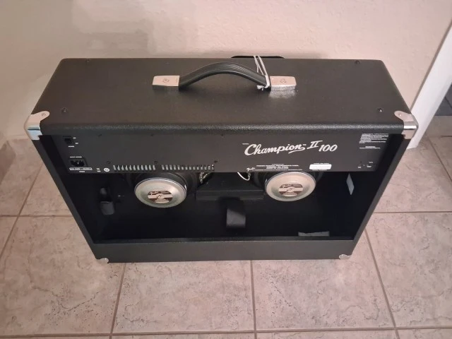 Fender champion 100 LL 