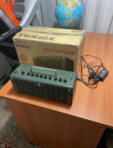 Yamaha thr10x mazi m kouti kalodio sta 240 