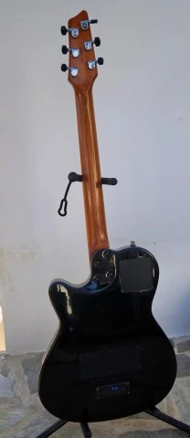 Godin Ultra A6