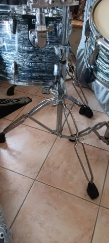 Pearl βάσεις για πιάτα κ πεντάλ