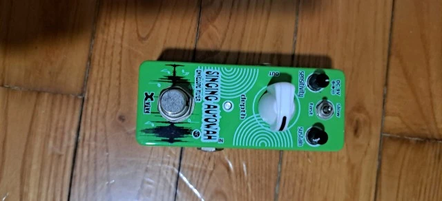 Xvive Singing Autowah V17 + ROWIN LN-312 FLANGER