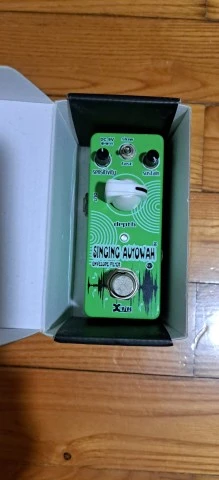 Xvive Singing Autowah V17 + ROWIN LN-312 FLANGER