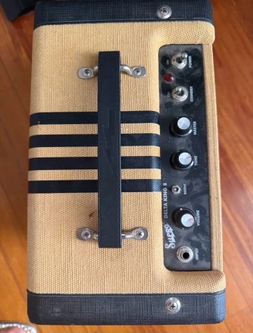 Supro Delta King 8 Tube Combo Amp (1W, 8" Speaker)