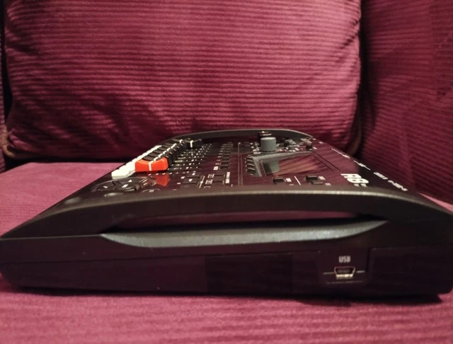 Zoom R8 Recorder: Interface: Controller: Sampler 