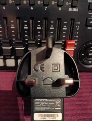 Zoom R8 Recorder: Interface: Controller: Sampler 