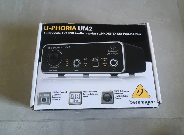 Behringer U-Phoria UM2 (Κάρτα ήχου)