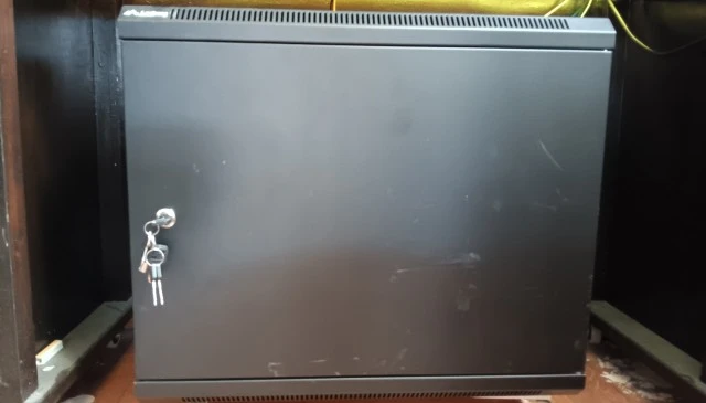 Lanberg Eπιτοίχιο Rack 9U με πόρτα(Μεταλλικό)