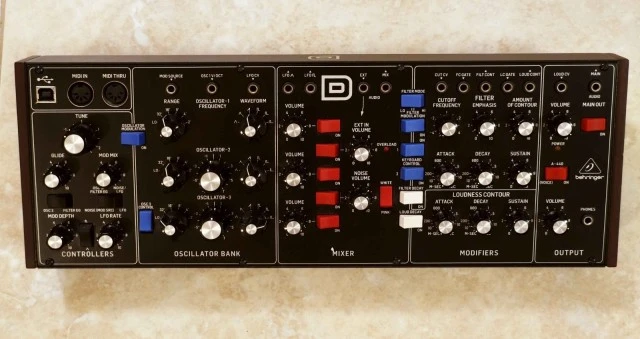 Behringer Model D