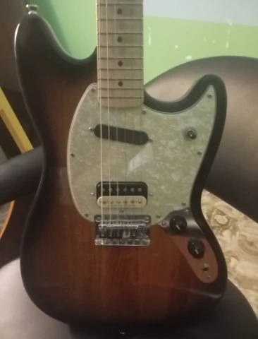 Squire sonic mustang sunburst kurt cobain mod