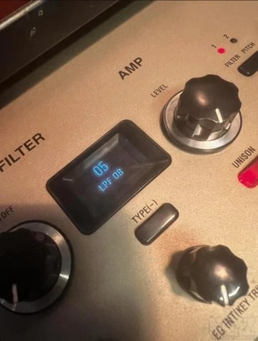 MINT- KORG KingKORG (1st Gen Champagne Gold)