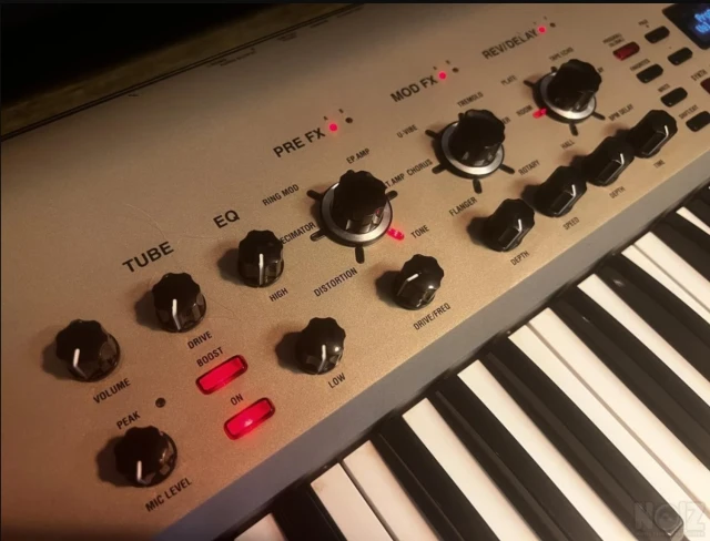 MINT- KORG KingKORG (1st Gen Champagne Gold)