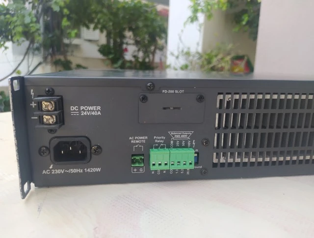 Τελικός ενισχυτής 100v / 480w