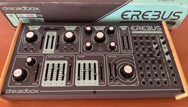 Αναλογικό διφωνικο semi-modular synthesizer 