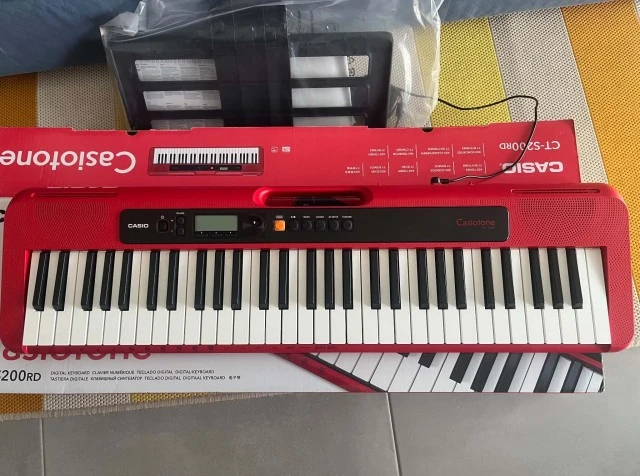 Casio CT-S200 RD