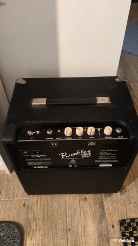 Ενισχυτής μπάσου Fender Rumble 25W και ακουστικά Roland