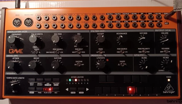 Behringer Crave