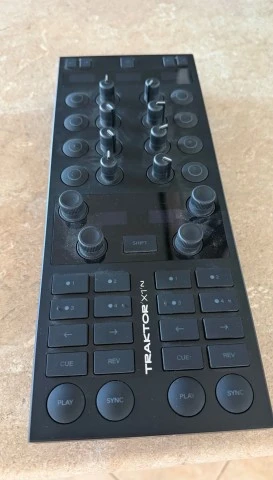 Native Instruments Traktor Kontrol X1 MK3