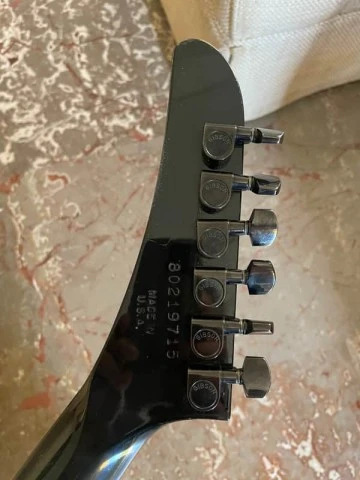 Gibson U-2 (Mach II) 1989 - Ebony finish , Scalloped Ebony fretboard 