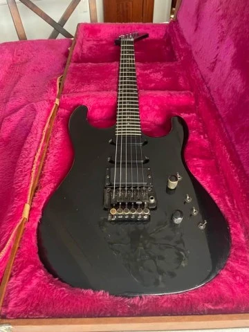 Gibson U-2 (Mach II) 1989 - Ebony finish , Scalloped Ebony fretboard 
