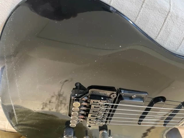 Gibson U-2 (Mach II) 1989 - Ebony finish , Scalloped Ebony fretboard 