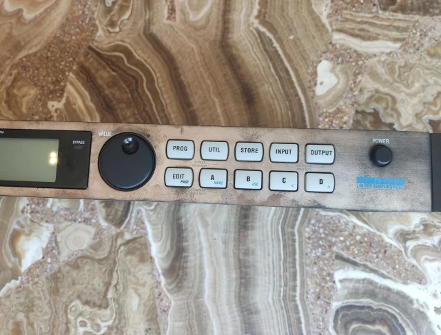 Alesis Midiverb 4 