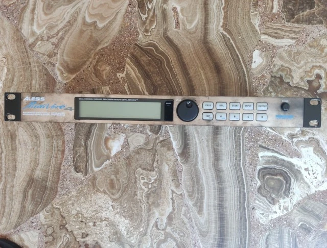Alesis Midiverb 4 